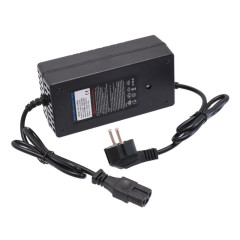 Incarcator Li-ion 67,2V 3Ah cu mufa PC inteligent